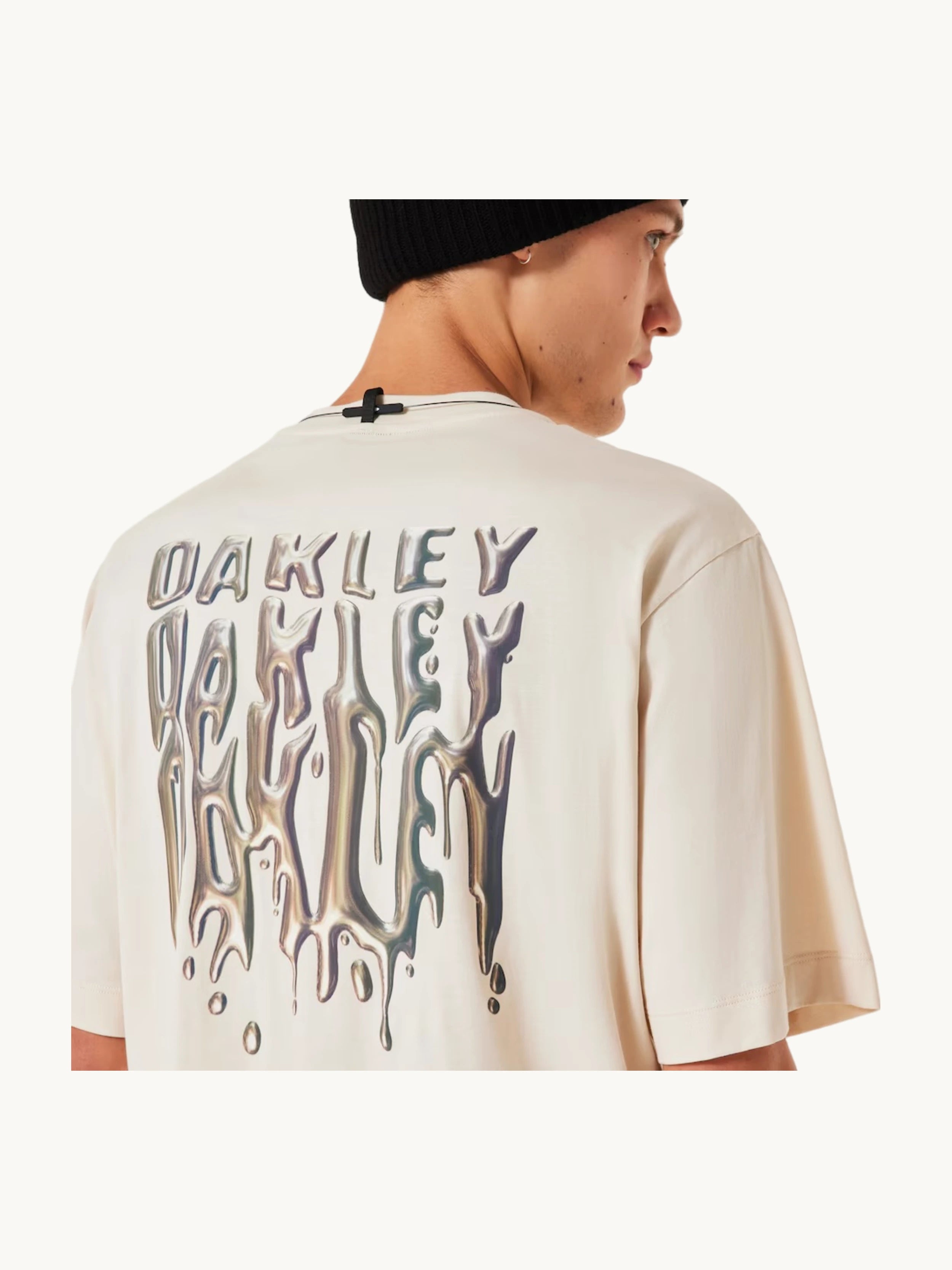 T-shirt Stacked Metal