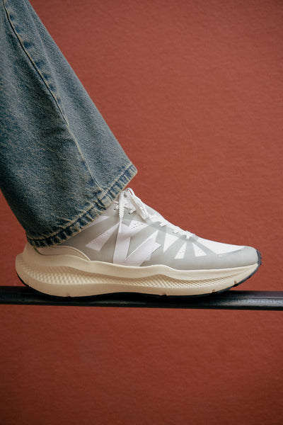 Condor 3 Adv Enmesh White