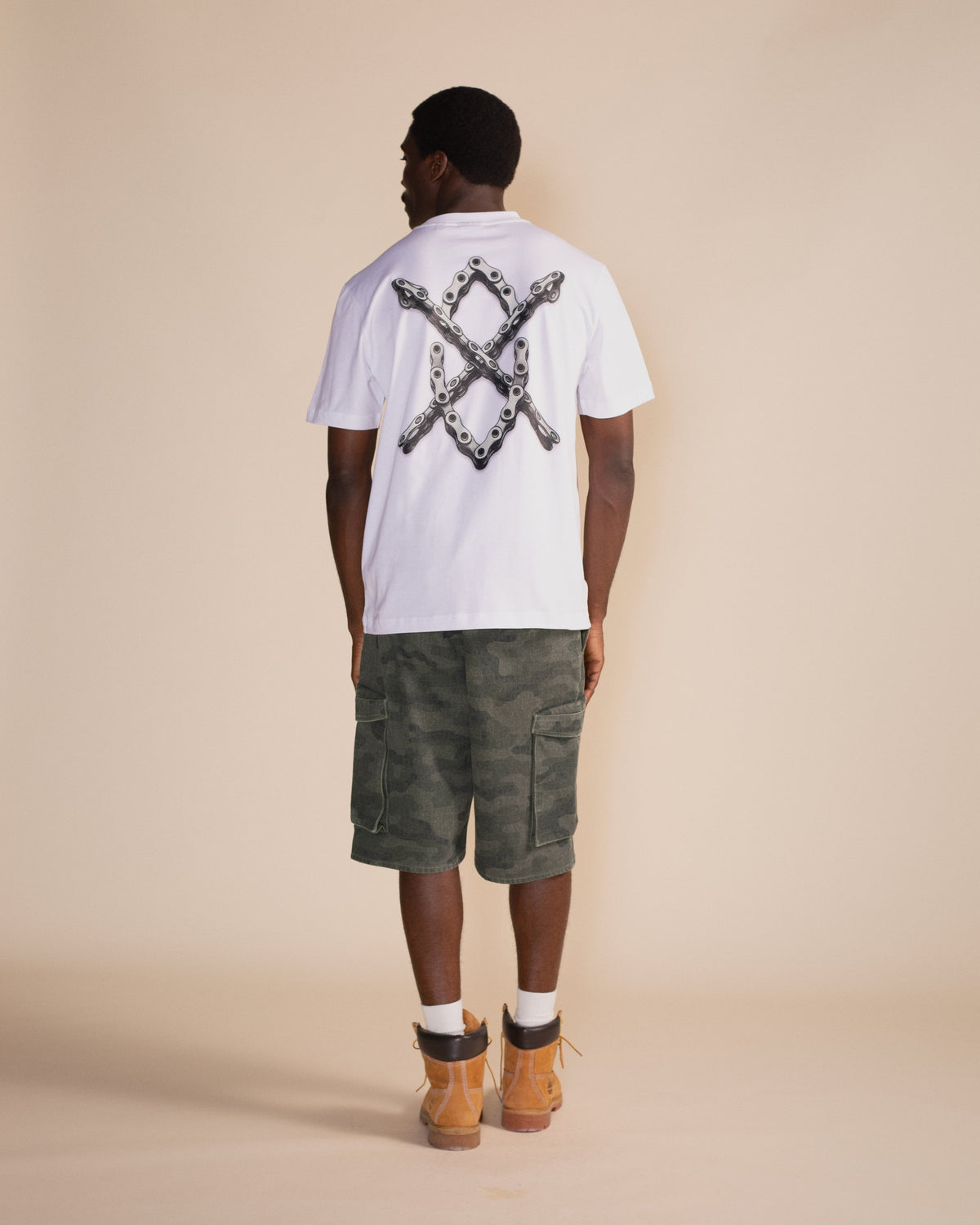 T-shirt Chain Shield