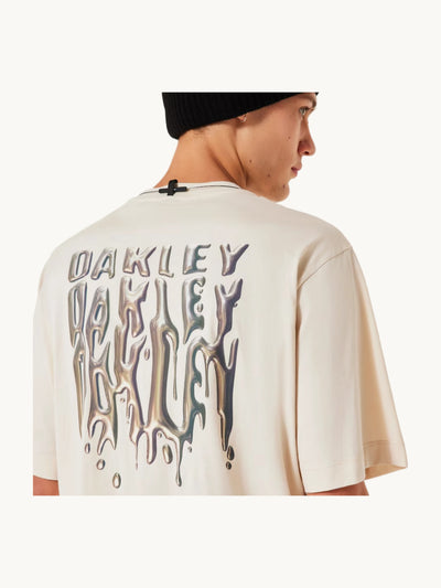 T-shirt Stacked Metal