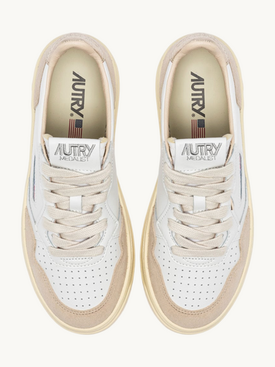 Medalist low white-gold